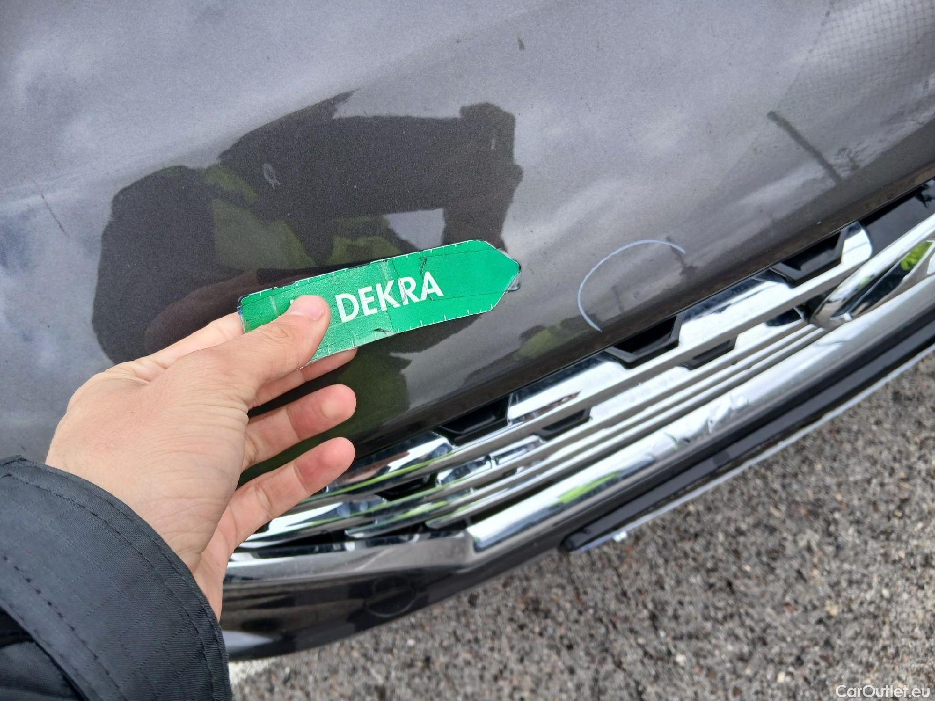  Hyundai  Tucson HYUNDAI  / 2018 / 5P / todoterreno 1.6 CRDI 85kW (116CV) 48V SLE 4X2(SP)(SL) #13