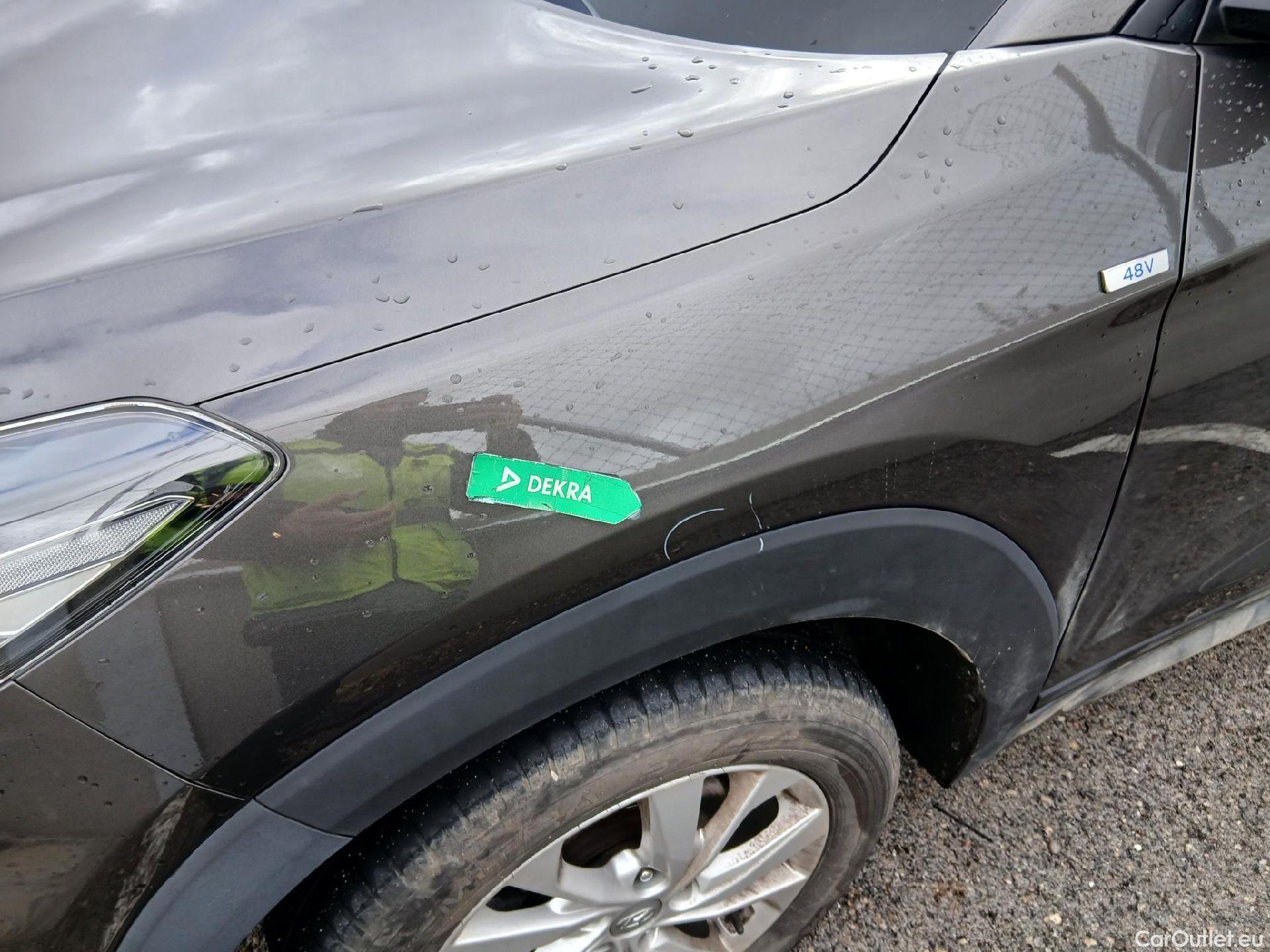  Hyundai  Tucson HYUNDAI  / 2018 / 5P / todoterreno 1.6 CRDI 85kW (116CV) 48V SLE 4X2(SP)(SL) #18