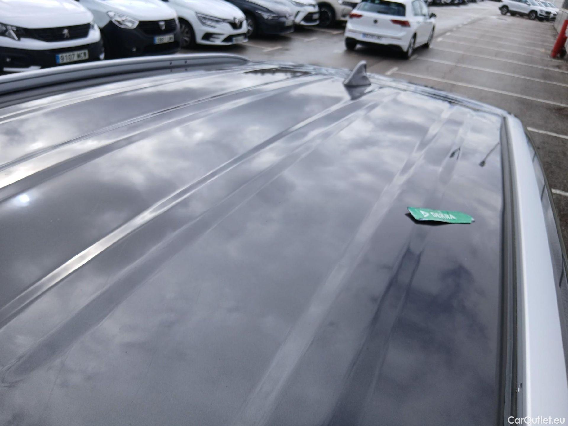  Hyundai  Tucson HYUNDAI  / 2018 / 5P / todoterreno 1.6 CRDI 85kW (116CV) 48V SLE 4X2(SP)(SL) #26