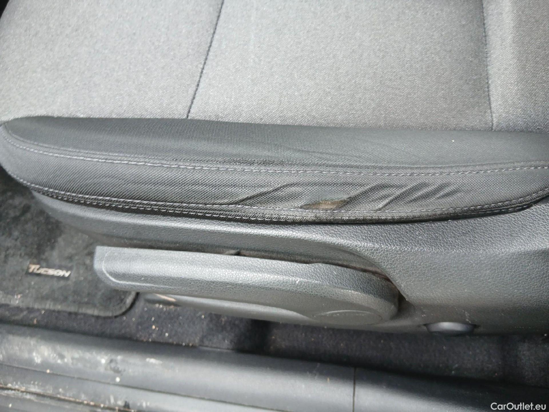  Hyundai  Tucson HYUNDAI  / 2018 / 5P / todoterreno 1.6 CRDI 85kW (116CV) 48V SLE 4X2(SP)(SL) #25