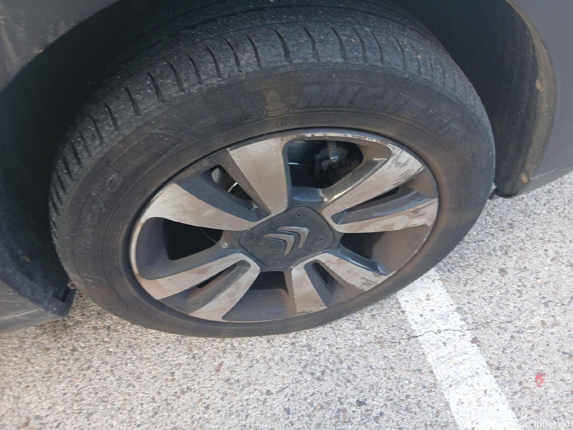  Citroen  C3 CITROEN  / 2016 / 5P / berlina con portón PureTech 60KW (82CV) FEEL (CX) #4