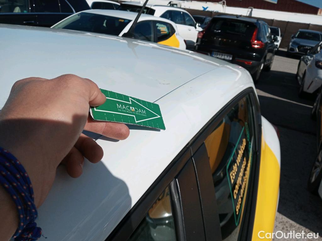  Renault  Clio RENAULT  / 2019 / 5P / berlina con portón Business Blue dCi 74kW (100CV) #14