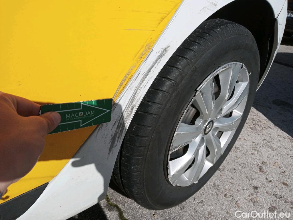  Renault  Clio RENAULT  / 2019 / 5P / berlina con portón Business Blue dCi 74kW (100CV) #21