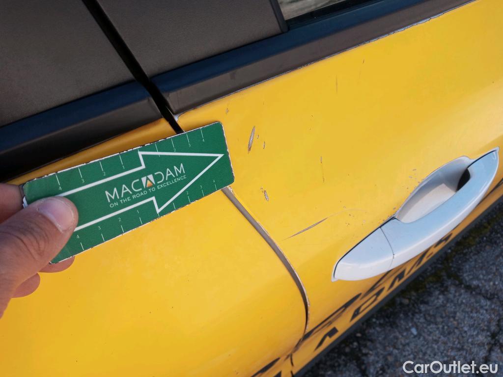  Renault  Clio RENAULT  / 2019 / 5P / berlina con portón Business Blue dCi 74kW (100CV) #17