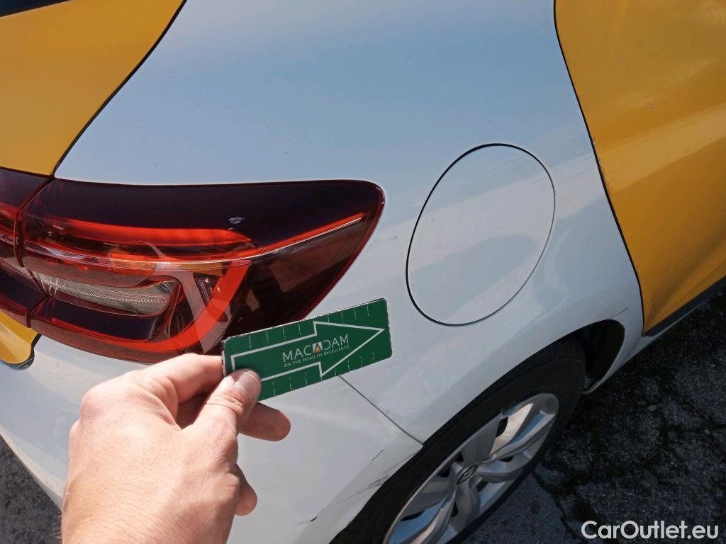  Renault  Clio RENAULT  / 2019 / 5P / berlina con portón Business Blue dCi 74kW (100CV) #39