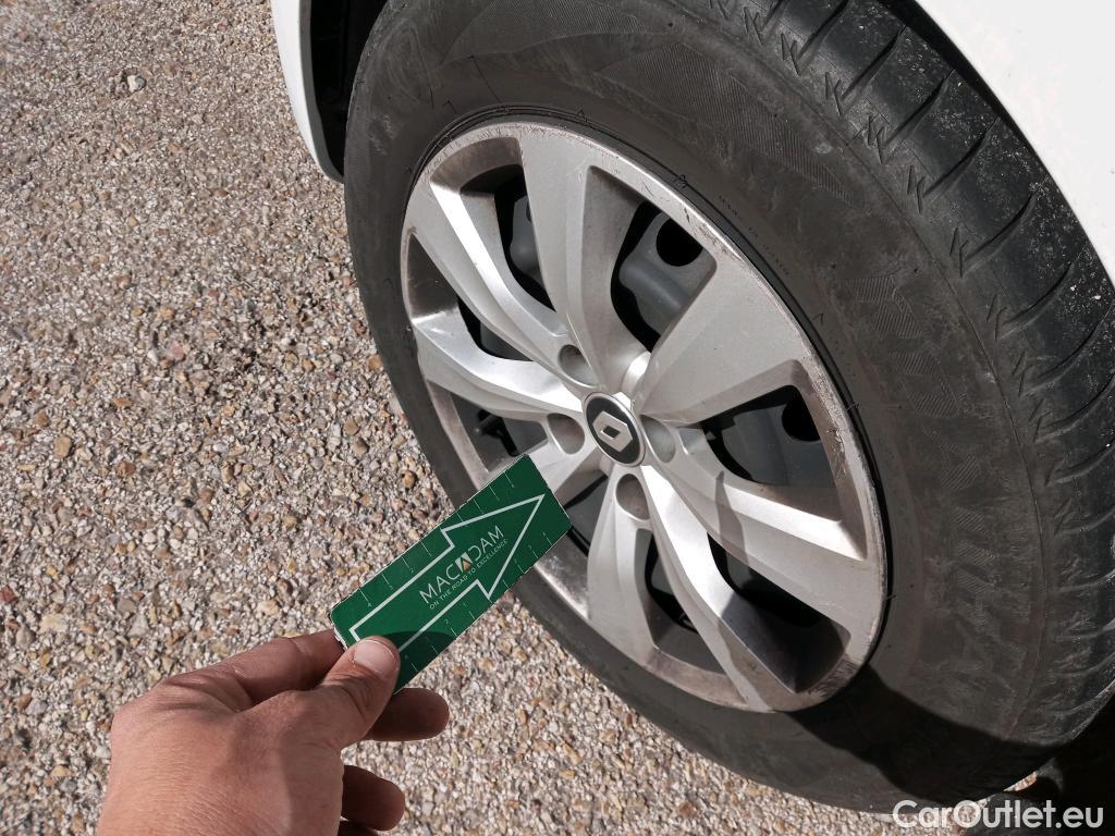  Renault  Clio RENAULT  / 2019 / 5P / berlina con portón Business Blue dCi 74kW (100CV) #29