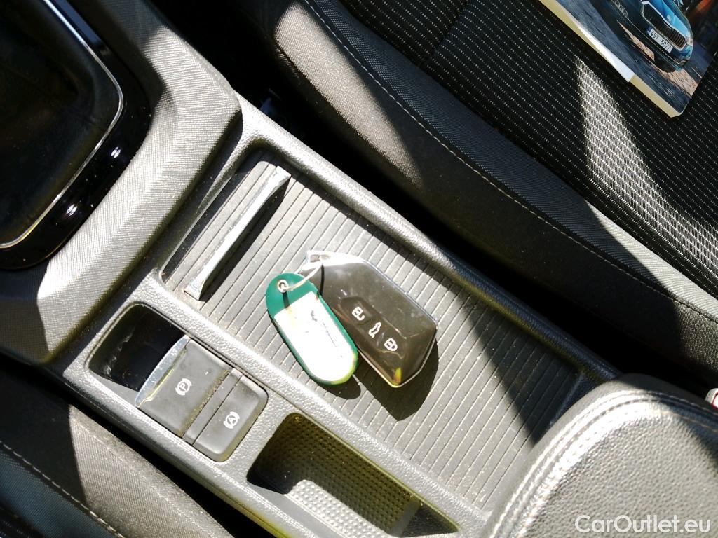  Skoda  Octavia SKODA  / 2020 / 5P / berlina con portón 2.0 TDI 110kW (150CV) Manual Ambition #2