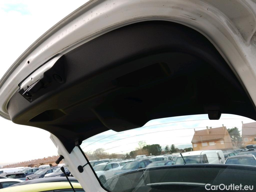  Opel  Corsa OPEL  1.2T XHL 74kW (100CV) Elegance #10