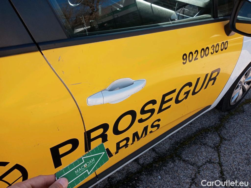  Renault  Clio RENAULT  / 2019 / 5P / berlina con portón Business Blue dCi 74kW (100CV) #18