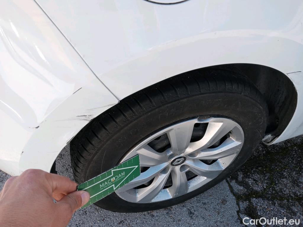  Renault  Clio RENAULT  / 2019 / 5P / berlina con portón Business Blue dCi 74kW (100CV) #33