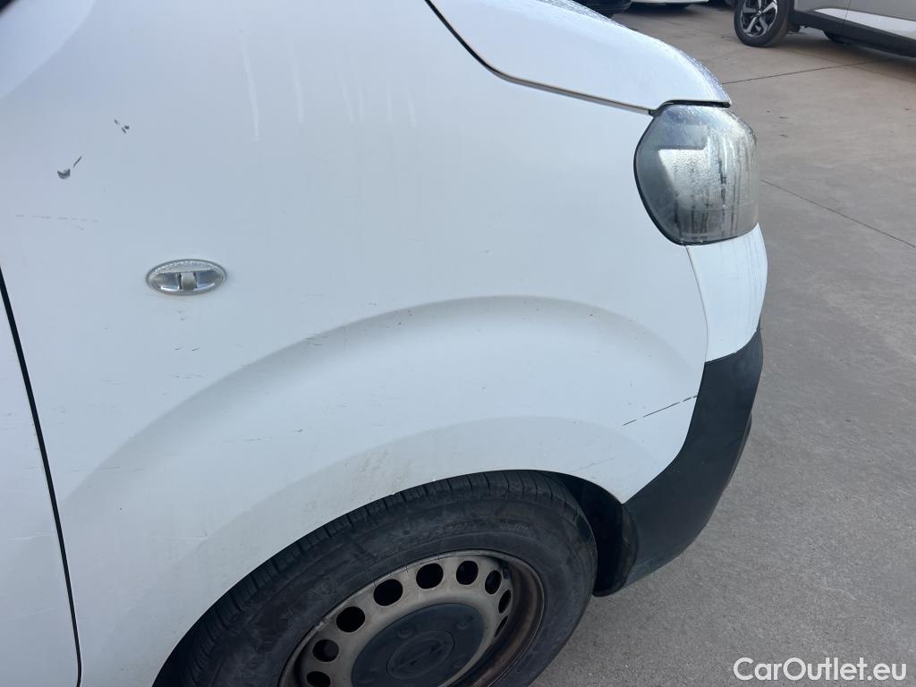  Opel  Vivaro OPEL  / 2019 / 4P / combi 1.5 Diésel 88kW (120CV) L Std Express #32