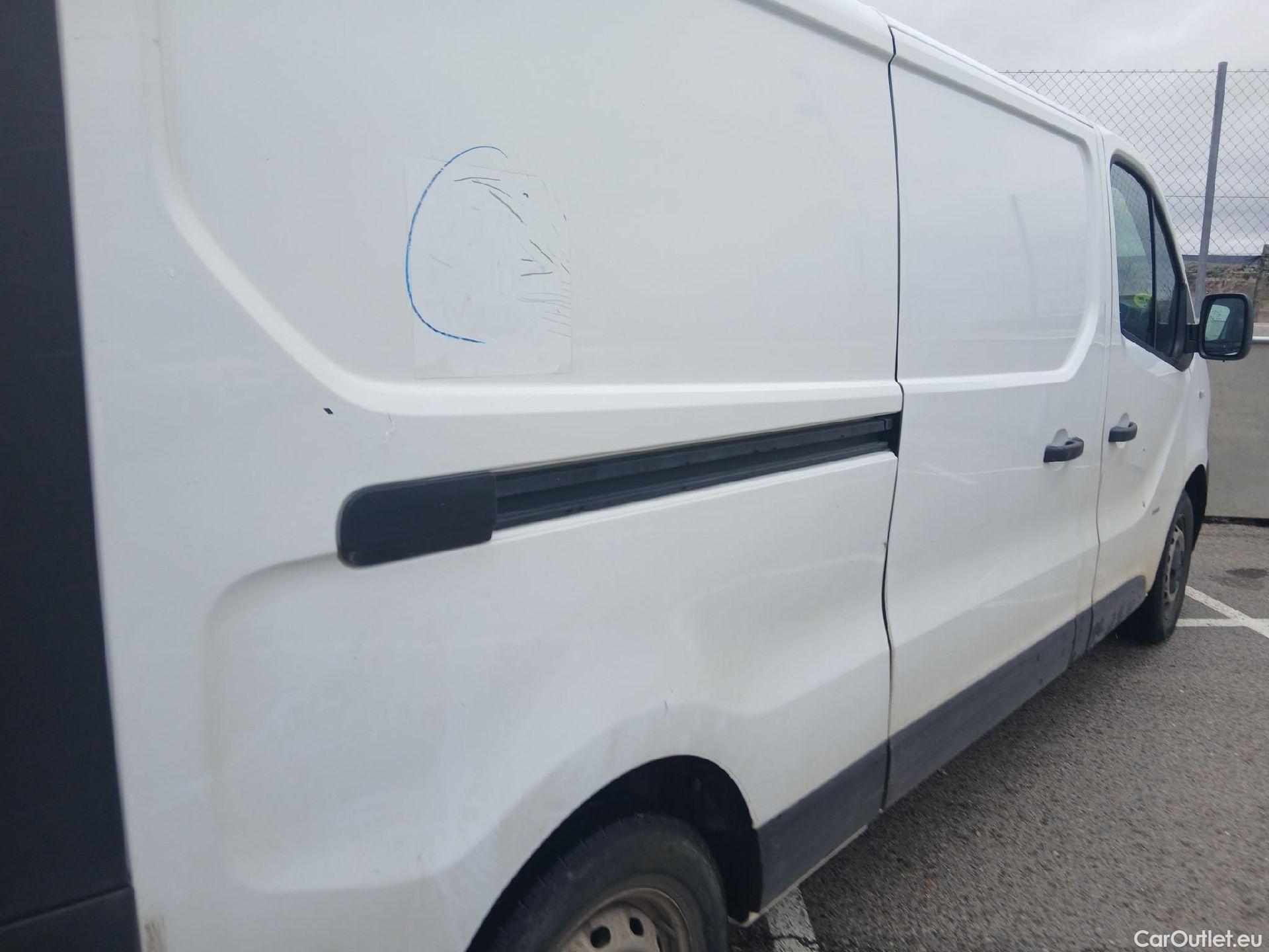  Opel  Vivaro OPEL  VU 4p 2G furgón 1.6 CDTI 115 CV Expression L2 H1 2.9t #32