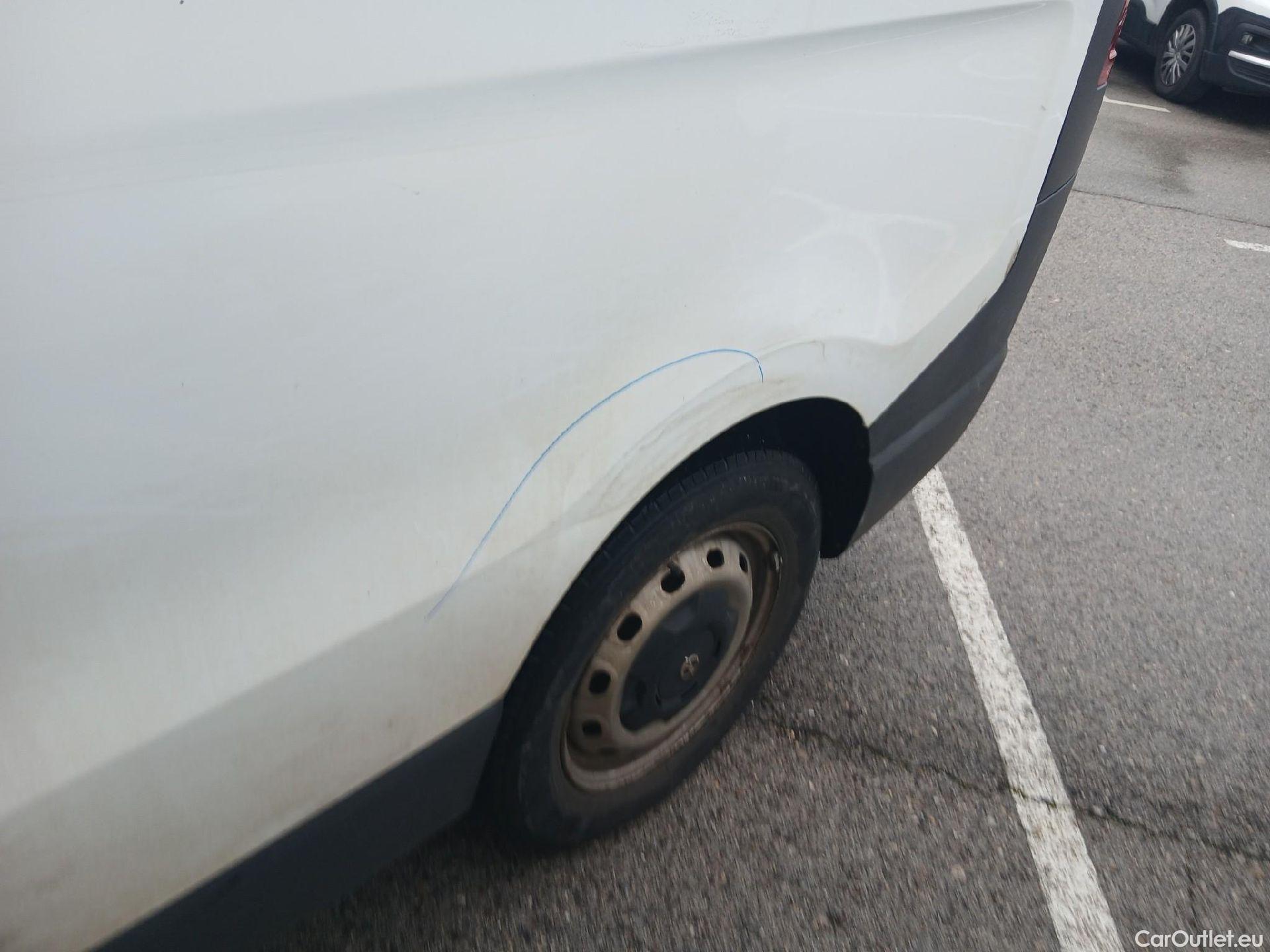  Opel  Vivaro OPEL  VU 4p 2G furgón 1.6 CDTI 115 CV Expression L2 H1 2.9t #23