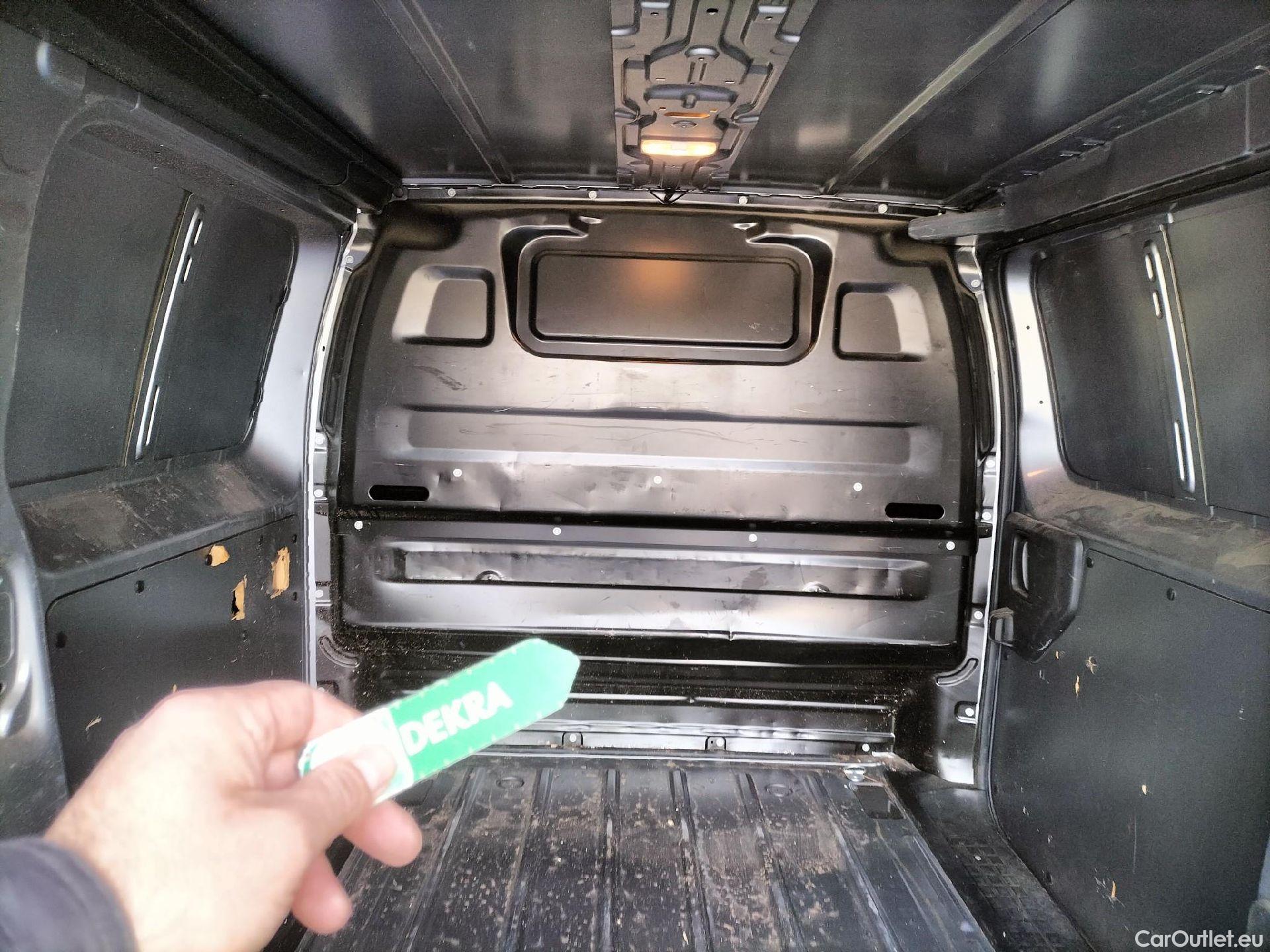  Opel  Vivaro OPEL  / 2019 / 4P / furgón 1.5 Diésel 88kW (120CV) M Std Select #35