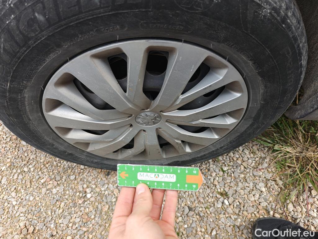  Peugeot  RIFTER PEUGEOT  / 2018 / 4P / combi Access Standard BlueHDi 73kW (AC) #71