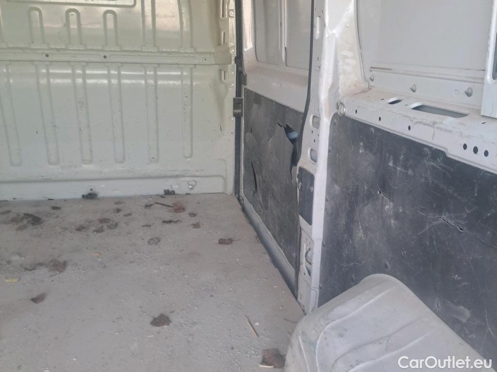  Peugeot  Boxer PEUGEOT  / 2014 / 4P / furgón 333 L2 H1 BHDI 103kW (140CV) S&S 6 V. M (AC) #20