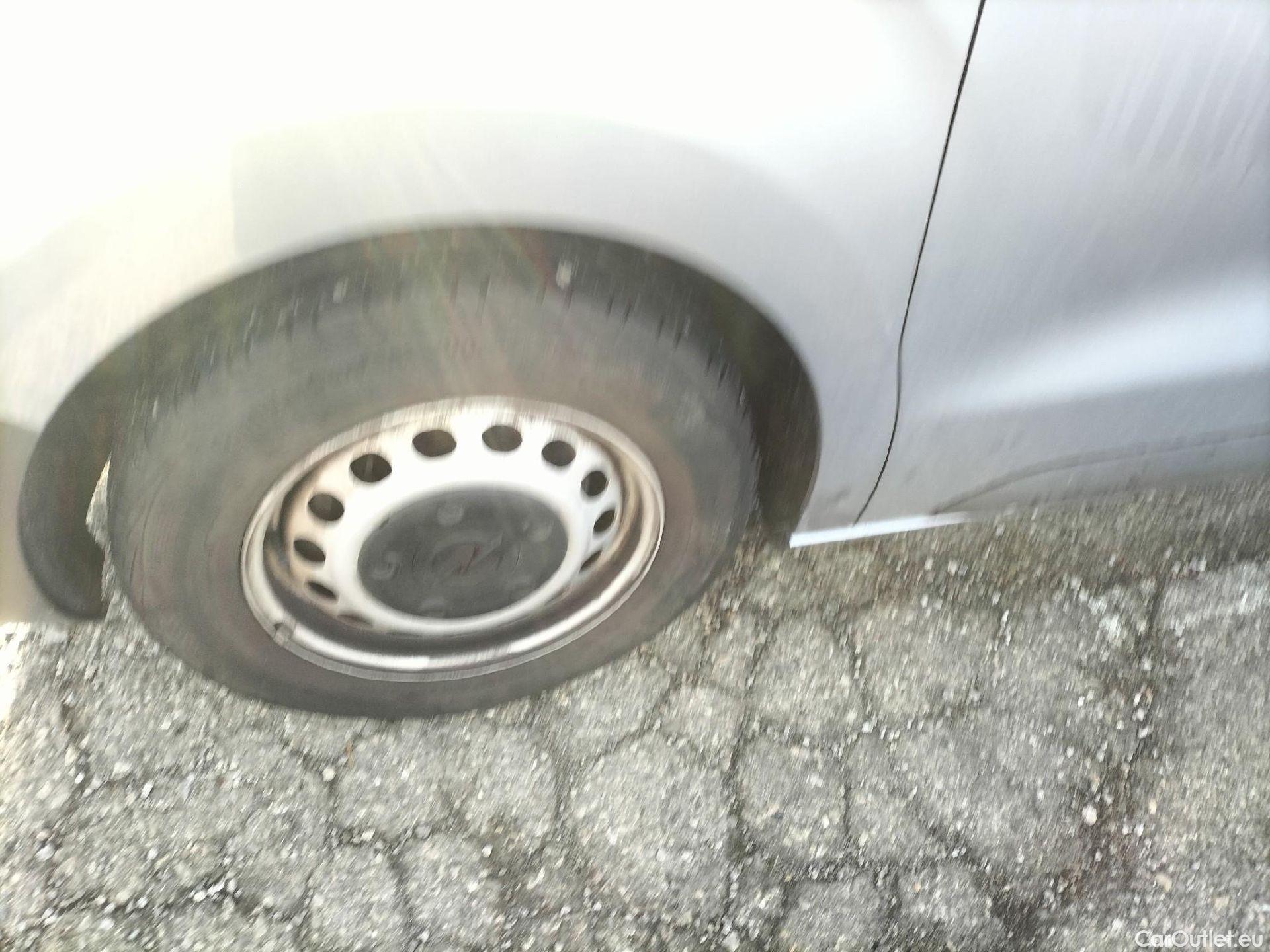  Opel  Vivaro OPEL  / 2019 / 4P / furgón 1.5 Diésel 88kW (120CV) M Std Select #12