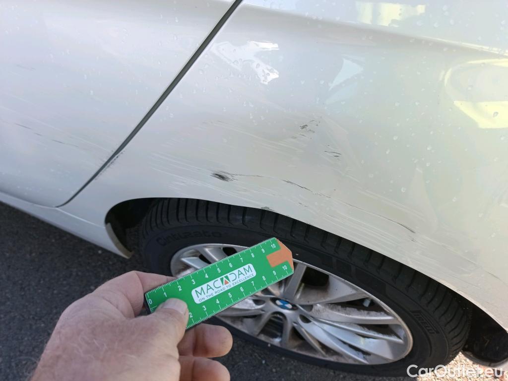  Bmw  Serie 1 BMW  / 2019 / 5P / berlina con portón 118i #4