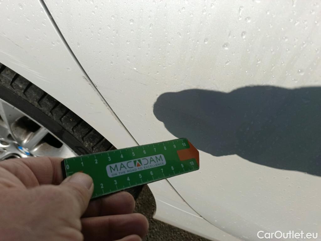  Bmw  Serie 1 BMW  / 2019 / 5P / berlina con portón 118i #17