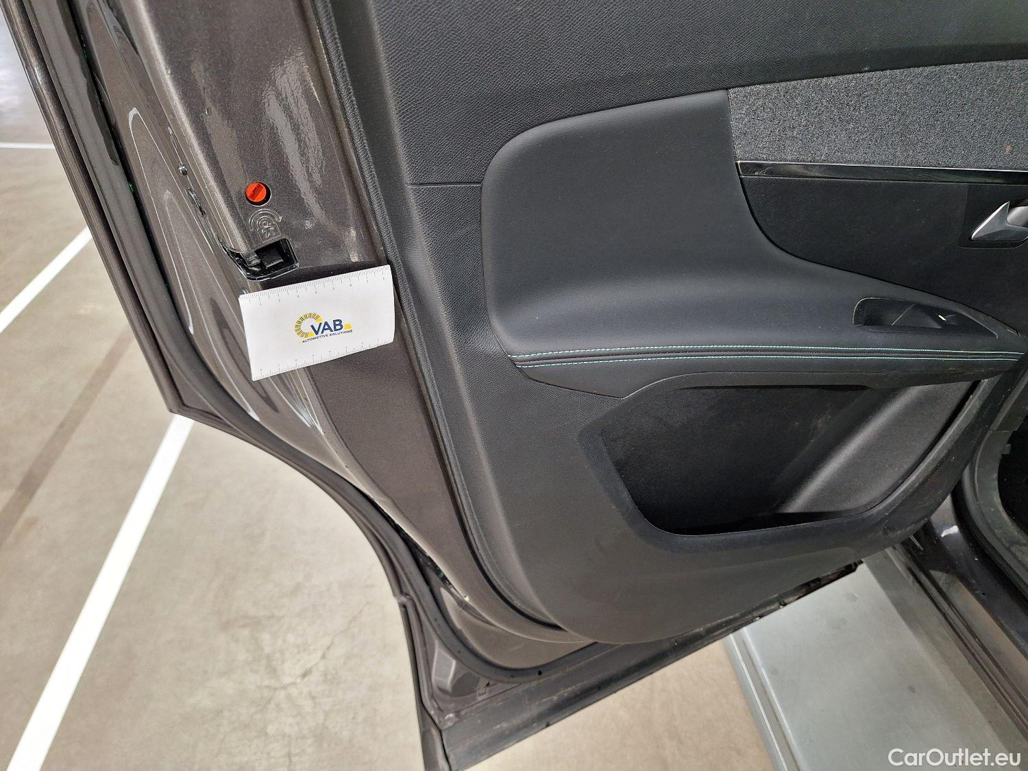  Peugeot  5008 Peugeot,  FL'20, Peugeot  1.5 BlueHDi 96kW S&S EAT8 Allure Pack #37