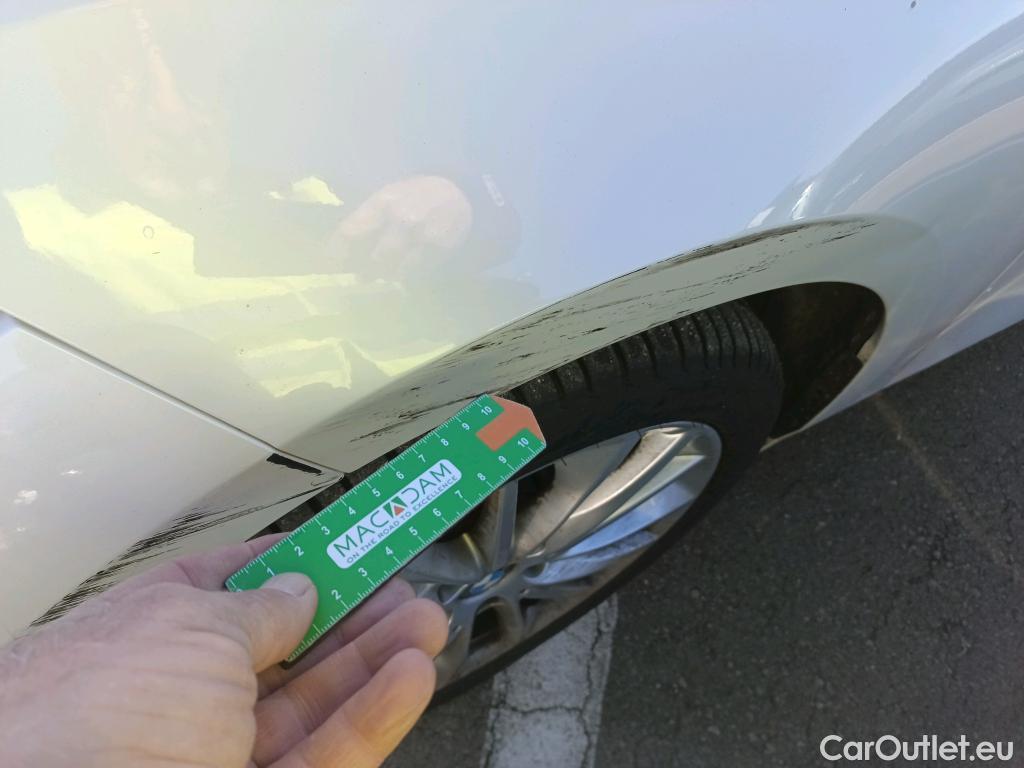  Bmw  Serie 1 BMW  / 2019 / 5P / berlina con portón 118i #25