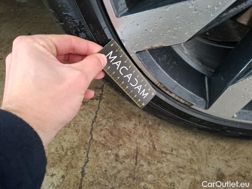  Volkswagen  Tiguan VOLKSWAGEN  / 2020 / 5P / SUV 2.0 TDI 150 DSG7 R-Line #12