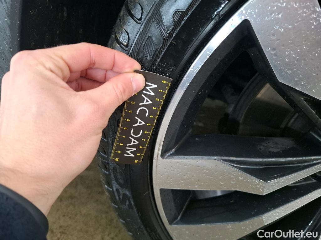  Volkswagen  Tiguan VOLKSWAGEN  / 2020 / 5P / SUV 2.0 TDI 150 DSG7 R-Line #14