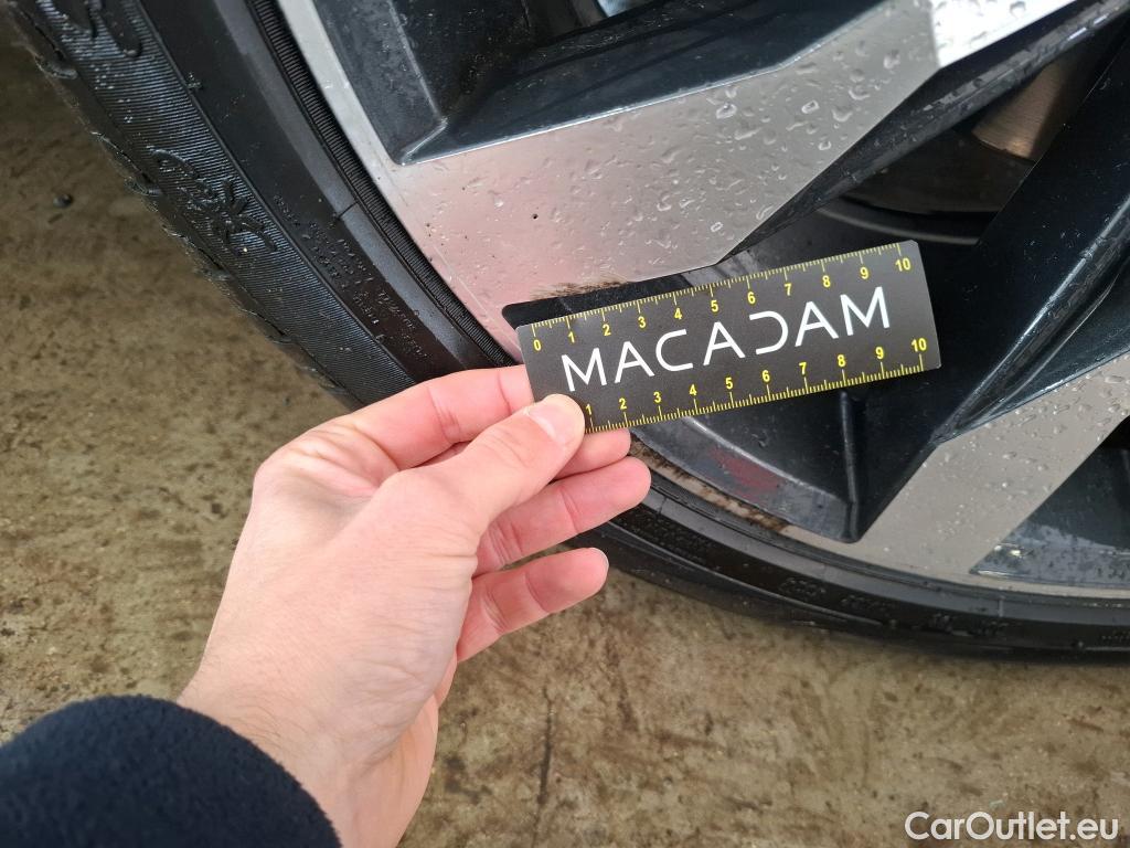  Volkswagen  Tiguan VOLKSWAGEN  / 2020 / 5P / SUV 2.0 TDI 150 DSG7 R-Line #11