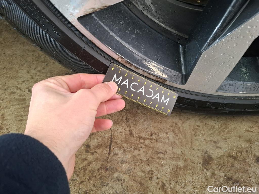  Volkswagen  Tiguan VOLKSWAGEN  / 2020 / 5P / SUV 2.0 TDI 150 DSG7 R-Line #10