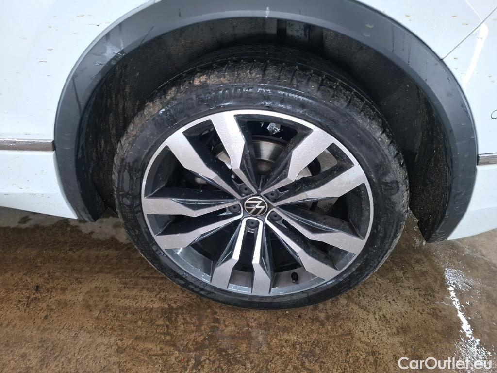  Volkswagen  Tiguan VOLKSWAGEN  / 2020 / 5P / SUV 2.0 TDI 150 DSG7 R-Line #19