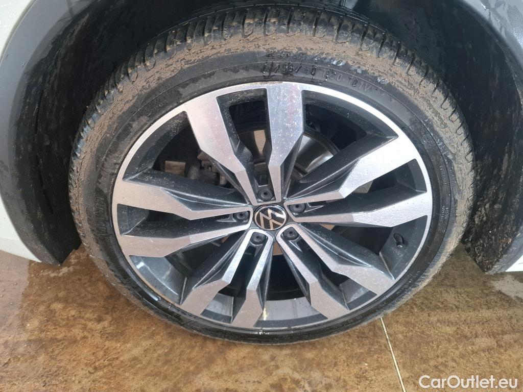  Volkswagen  Tiguan VOLKSWAGEN  / 2020 / 5P / SUV 2.0 TDI 150 DSG7 R-Line #2