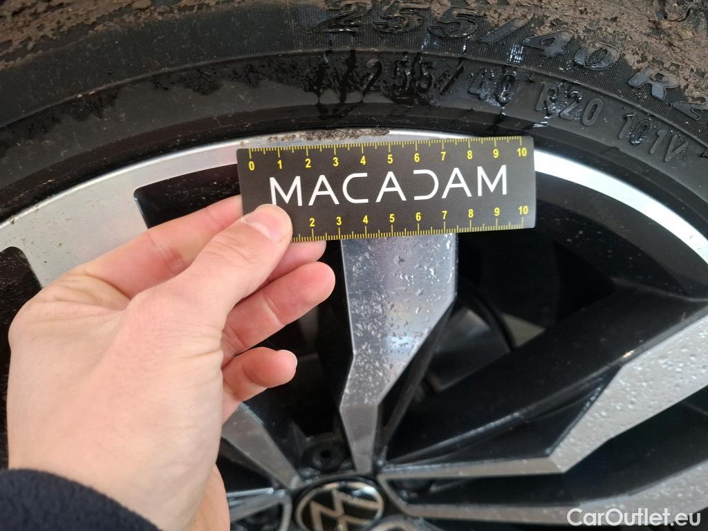  Volkswagen  Tiguan VOLKSWAGEN  / 2020 / 5P / SUV 2.0 TDI 150 DSG7 R-Line #3