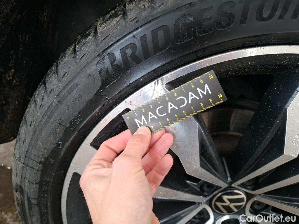  Volkswagen  Tiguan VOLKSWAGEN  / 2020 / 5P / SUV 2.0 TDI 150 DSG7 R-Line #27