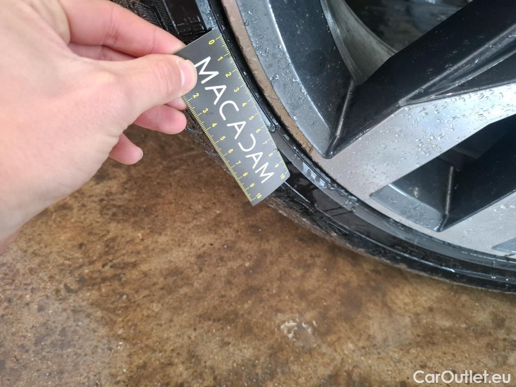  Volkswagen  Tiguan VOLKSWAGEN  / 2020 / 5P / SUV 2.0 TDI 150 DSG7 R-Line #5