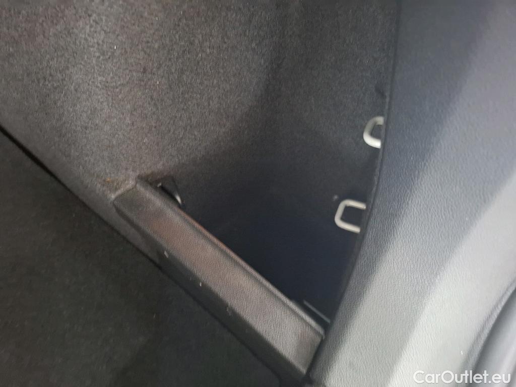  Volkswagen  Tiguan VOLKSWAGEN  / 2020 / 5P / SUV 2.0 TDI 150 DSG7 R-Line #23