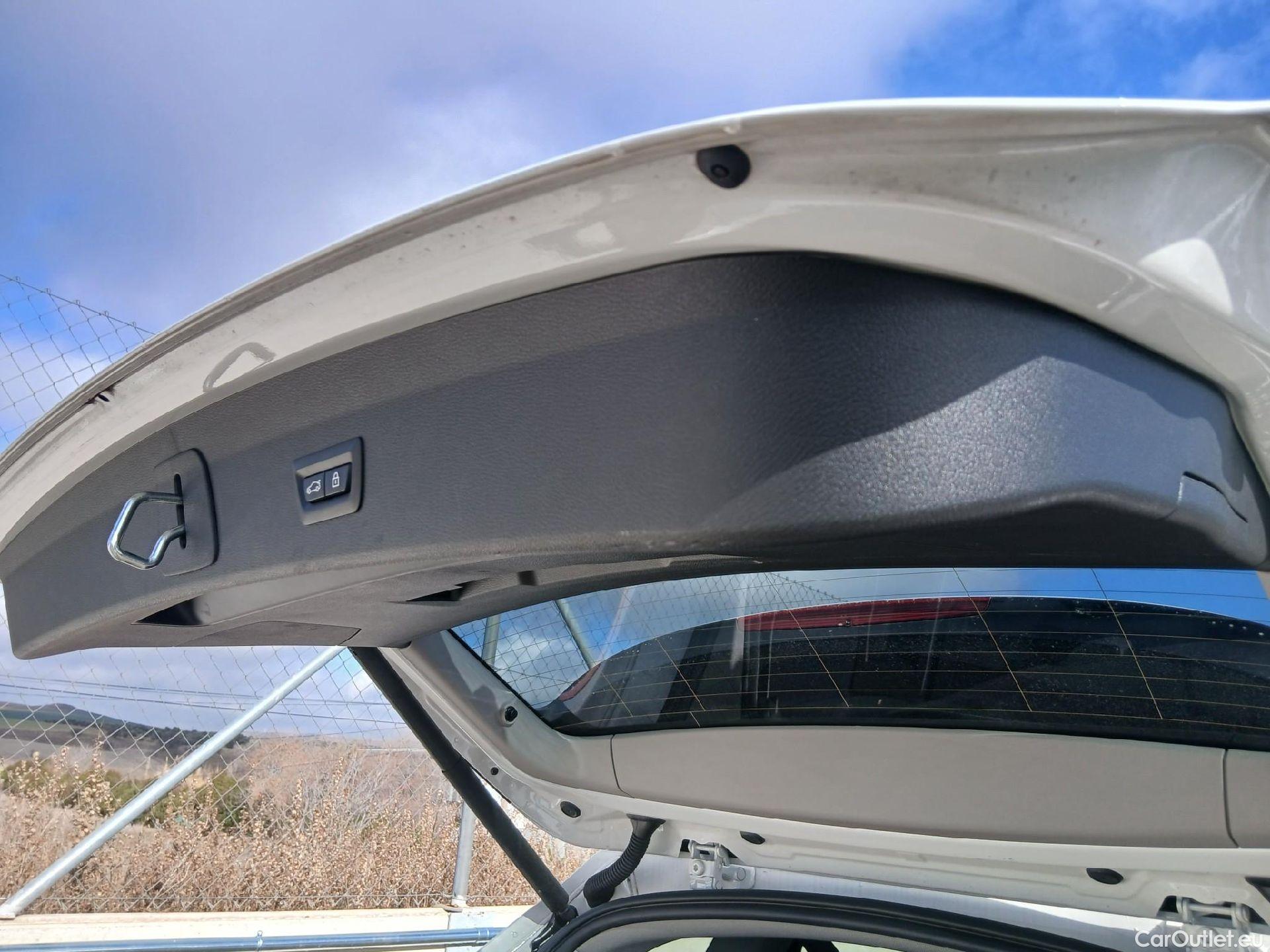  Bmw  X1 BMW  / 2019 / 5P / todoterreno sDrive18dA Corporate (AC4) #4