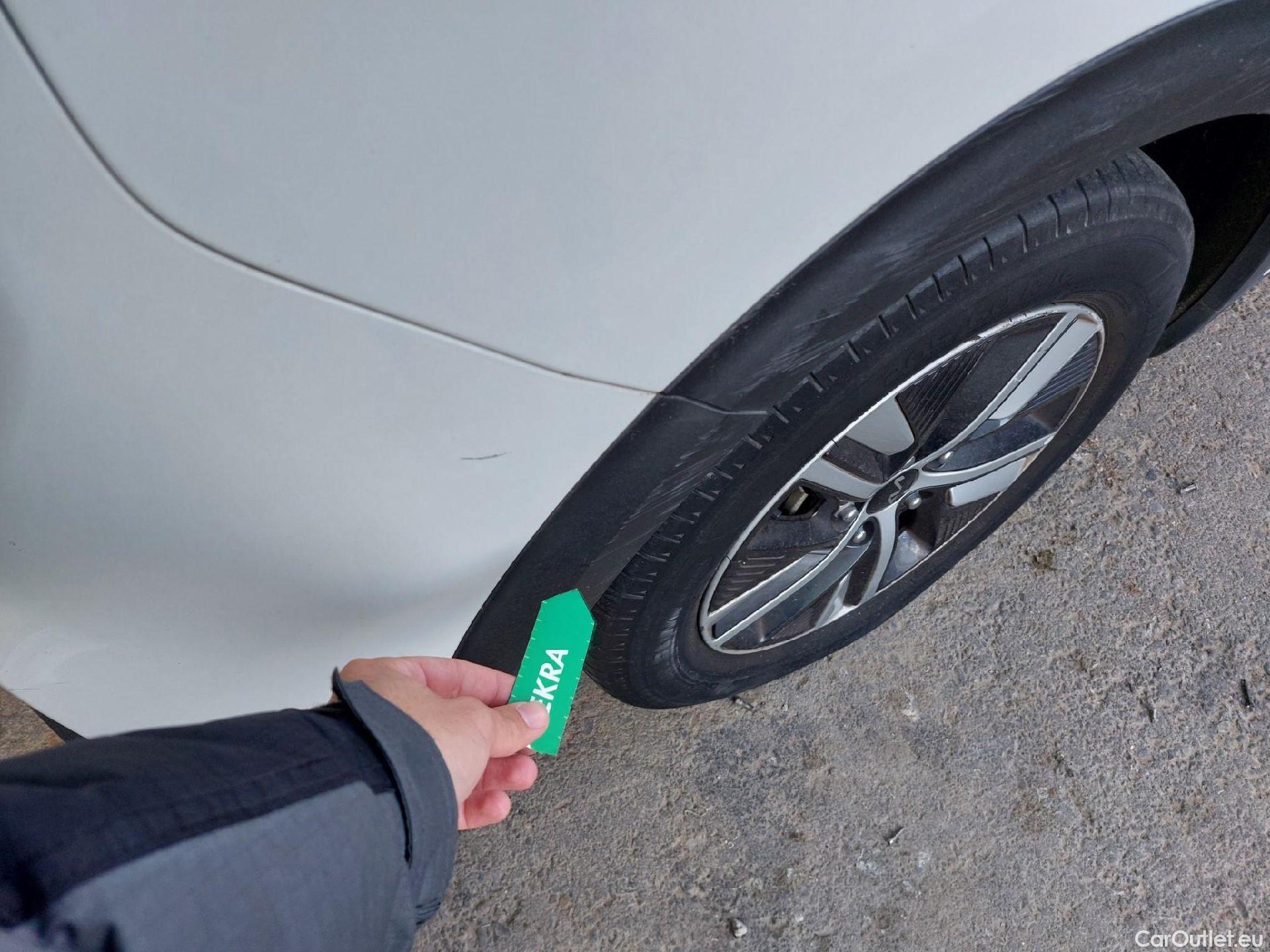  KIA  Niro KIA  / 2019 / 5P / crossover 1.6 GDi PHEV 104kW (141CV) Drive #23