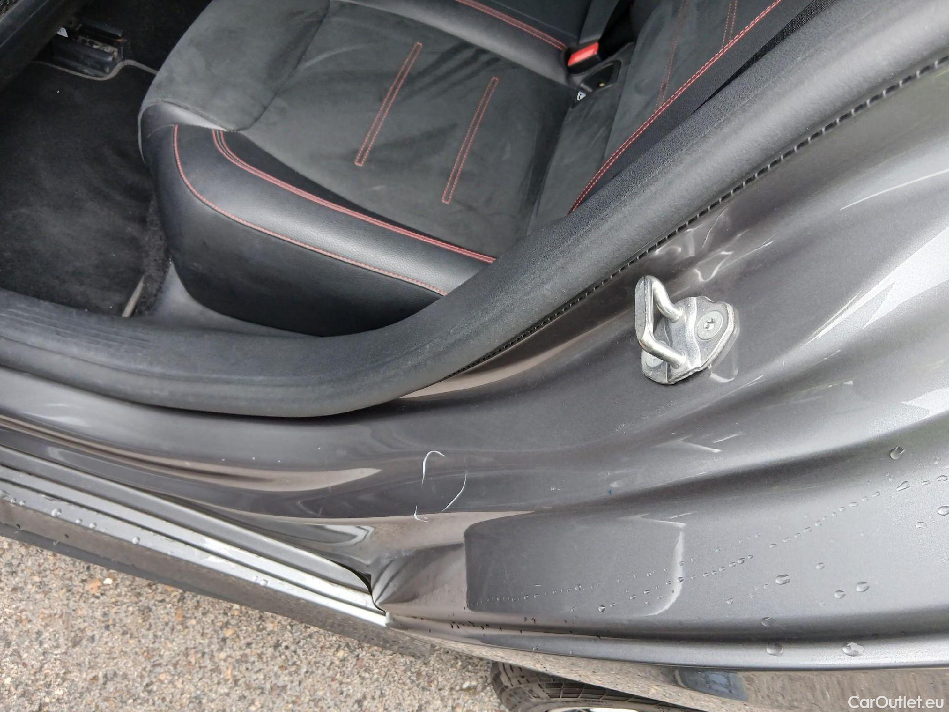  Mercedes  CLA-Klasse MERCEDES-BENZ CLA / 2019 / 4P / coupé CLA 200 #28