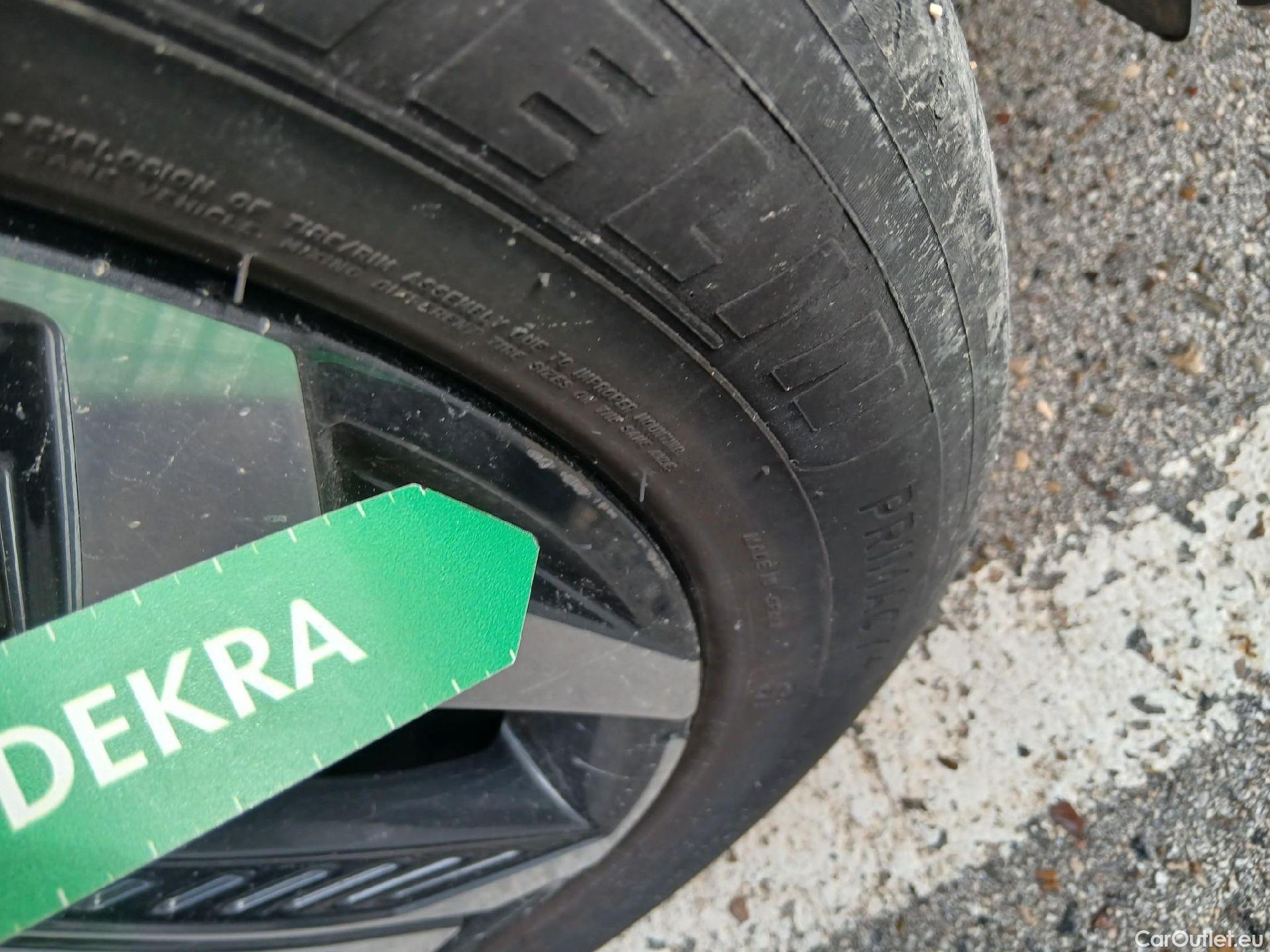  Hyundai  Tucson HYUNDAI  / 2020 / 5P / todoterreno 1.6 TGDI PHEV 195kW Tecno Sky Auto 4x4 #7