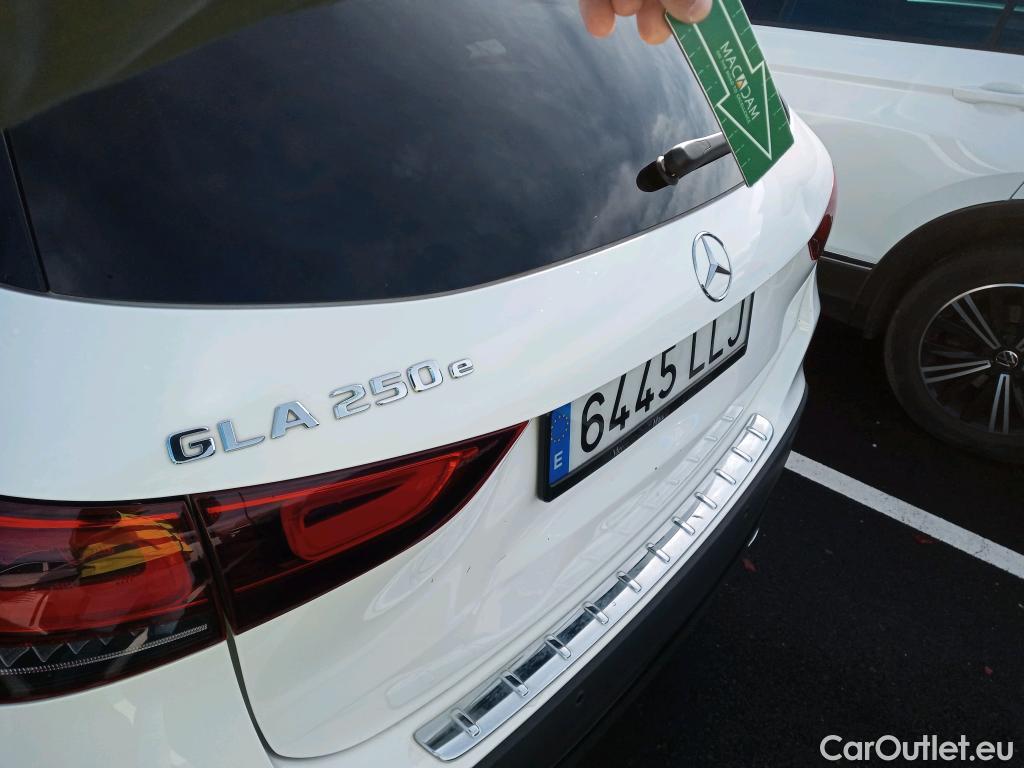 Mercedes  GLA MERCEDES-BENZ  / 2020 / 5P / todoterreno  250 e #3