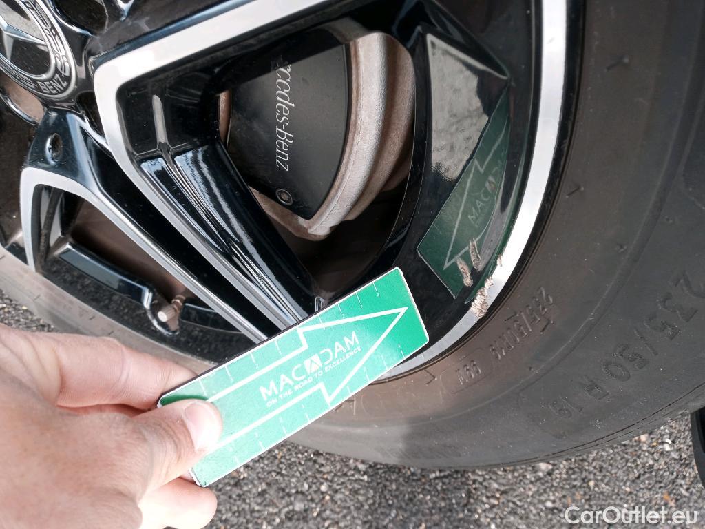  Mercedes  GLA MERCEDES-BENZ  / 2020 / 5P / todoterreno  250 e #8