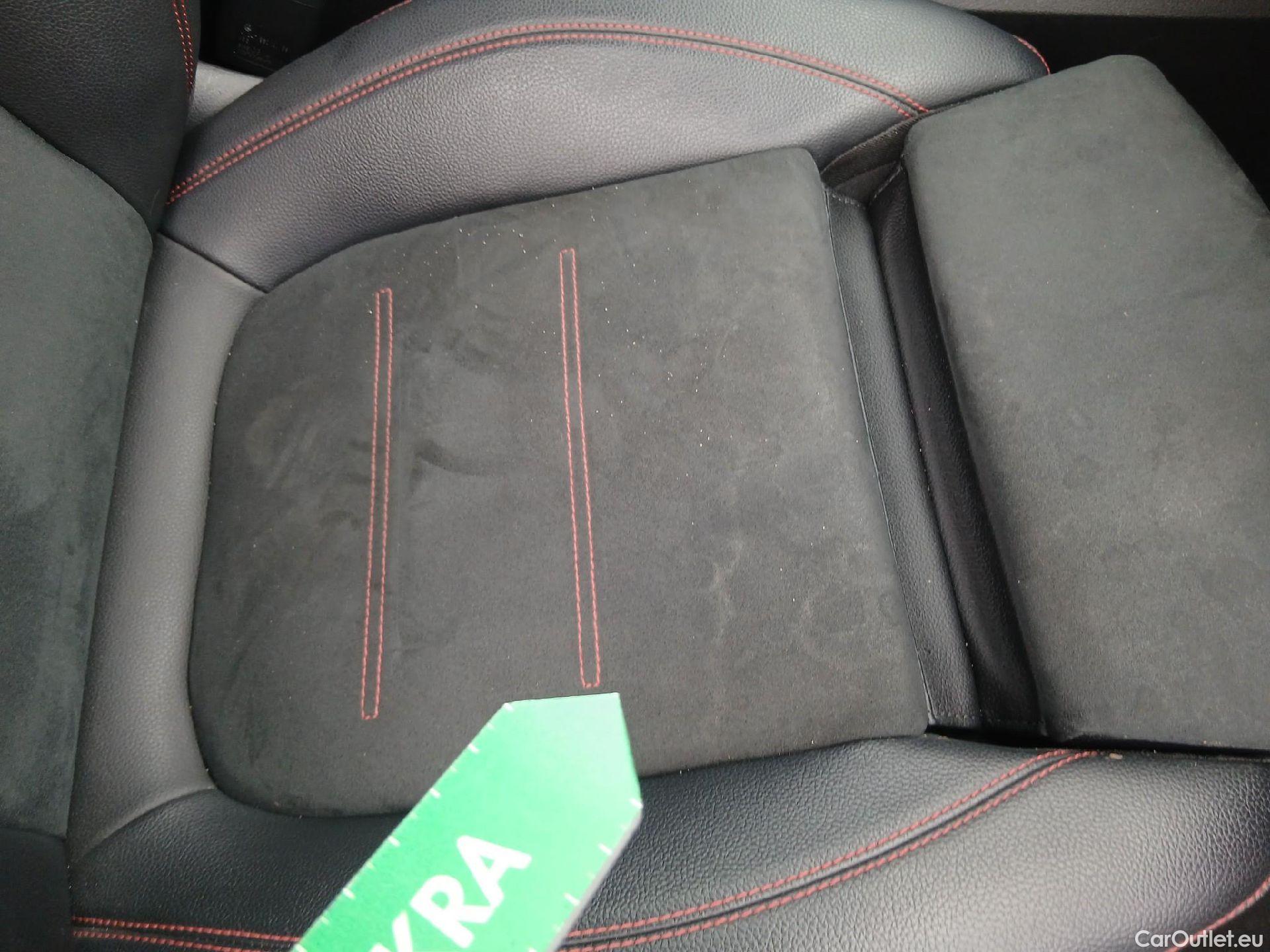  Mercedes  CLA-Klasse MERCEDES-BENZ CLA / 2019 / 4P / coupé CLA 200 #21