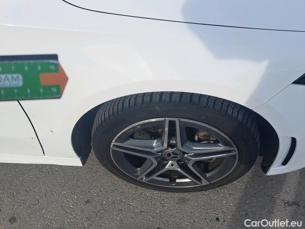  Mercedes  A-Klasse MERCEDES-BENZ Clase A / 2018 / 5P / berlina con portón A 250 e #3