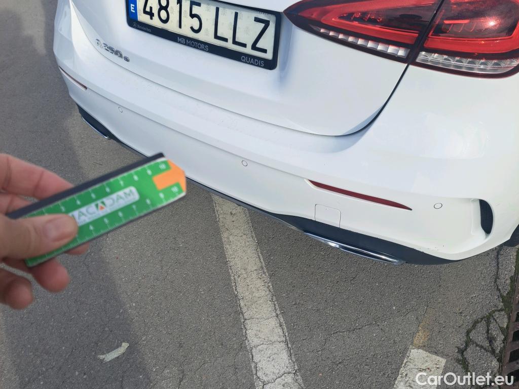  Mercedes  A-Klasse MERCEDES-BENZ Clase A / 2018 / 5P / berlina con portón A 250 e #14