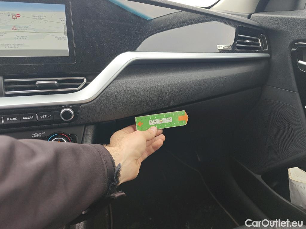  KIA  Niro KIA  / 2019 / 5P / crossover 1.6 GDi HEV 104kW (141CV) Drive #17