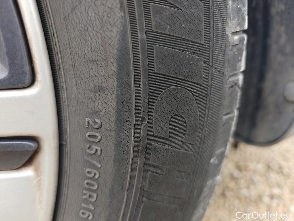  KIA  Niro KIA  / 2019 / 5P / crossover 1.6 GDi HEV 104kW (141CV) Drive #14