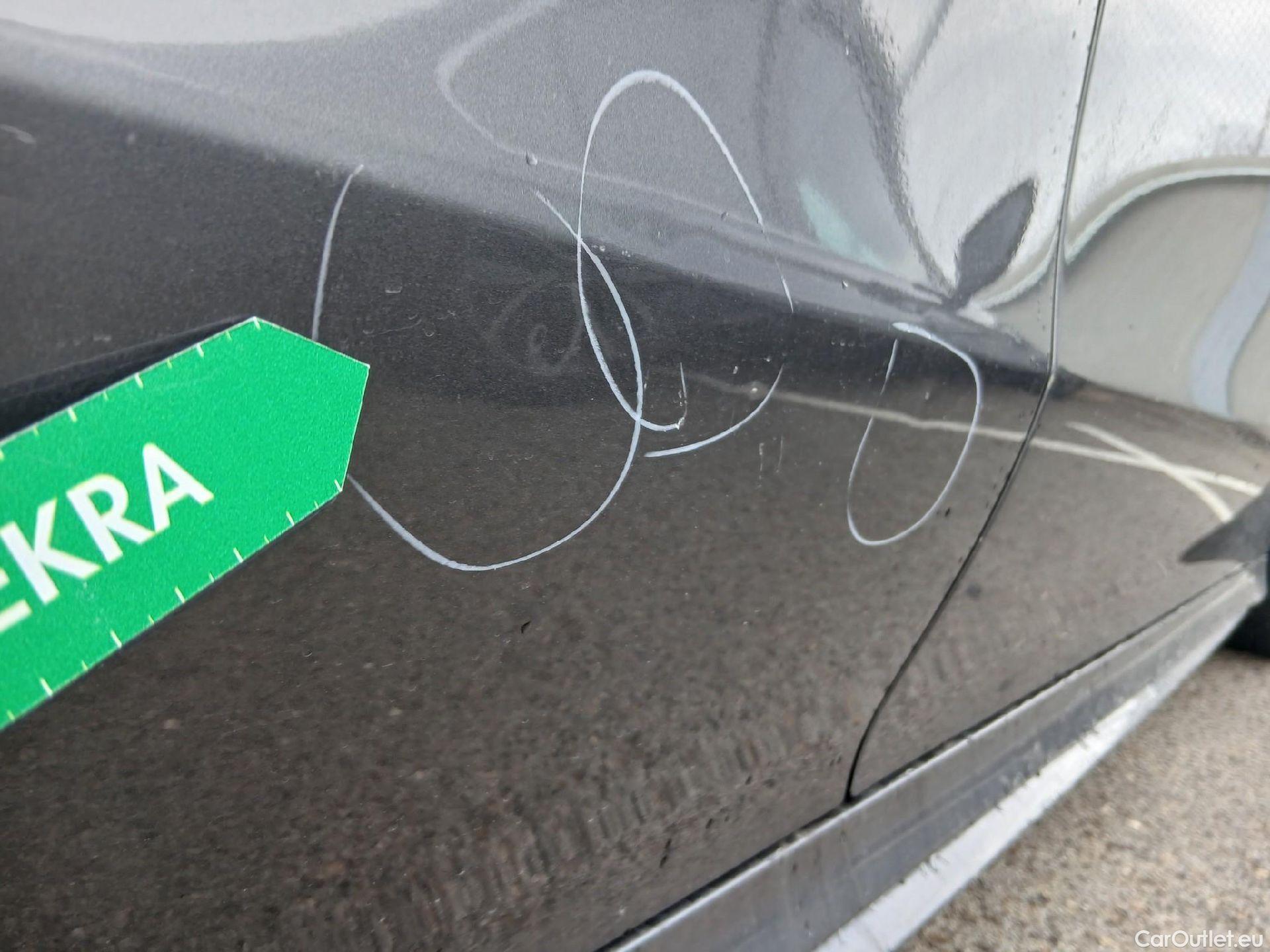  Mercedes  CLA-Klasse MERCEDES-BENZ CLA / 2019 / 4P / coupé CLA 200 #46