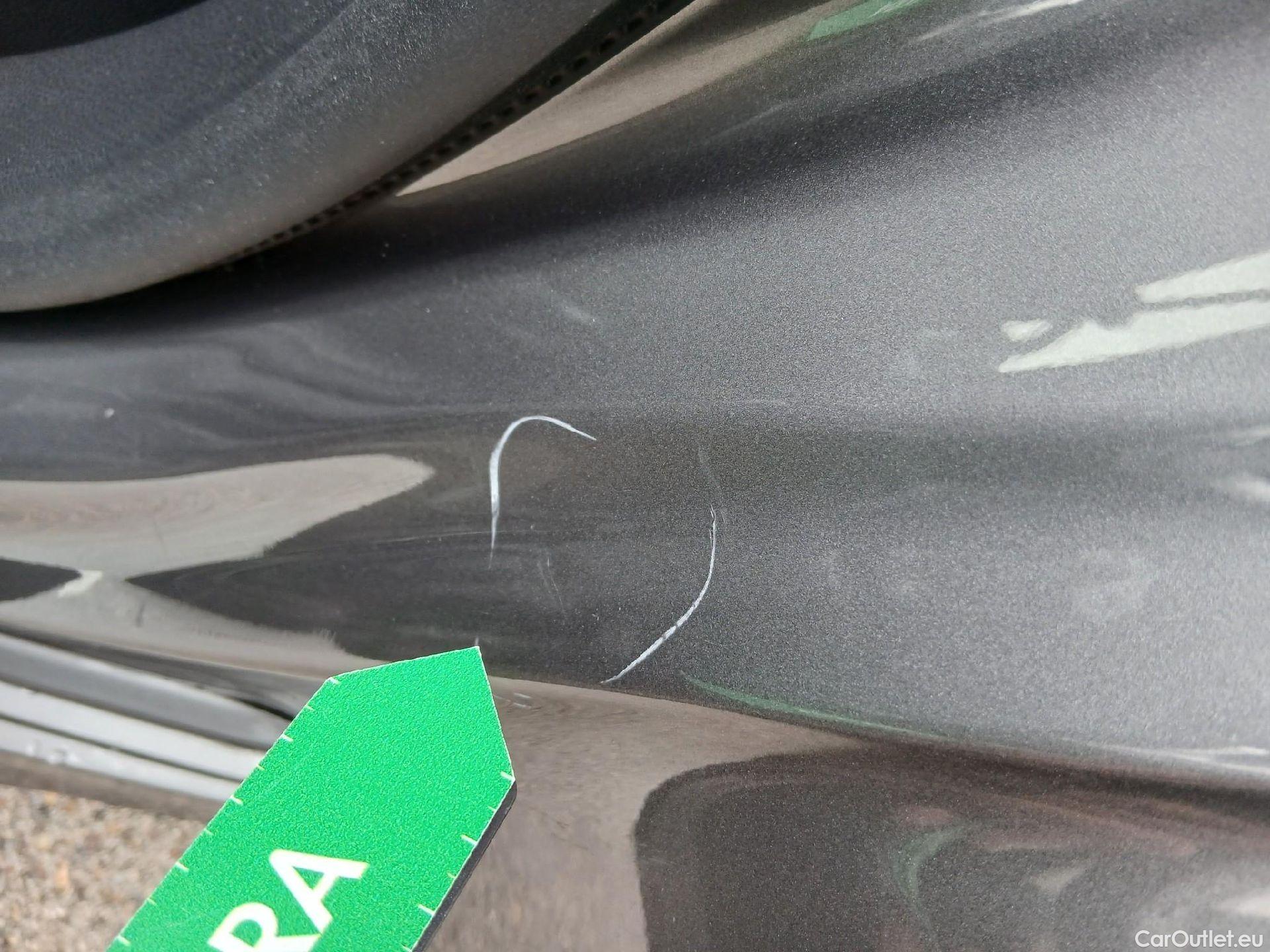  Mercedes  CLA-Klasse MERCEDES-BENZ CLA / 2019 / 4P / coupé CLA 200 #29