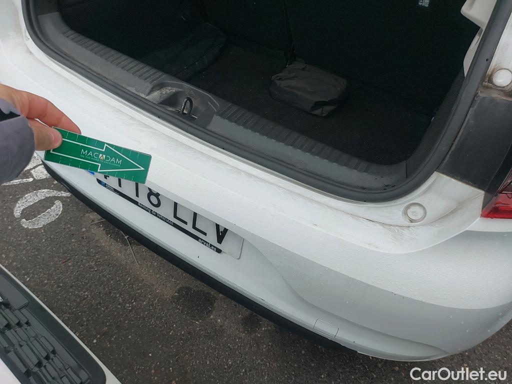  Renault  Clio RENAULT  / 2019 / 5P / berlina con portón Business TCe 74 kW (100CV) GLP #14