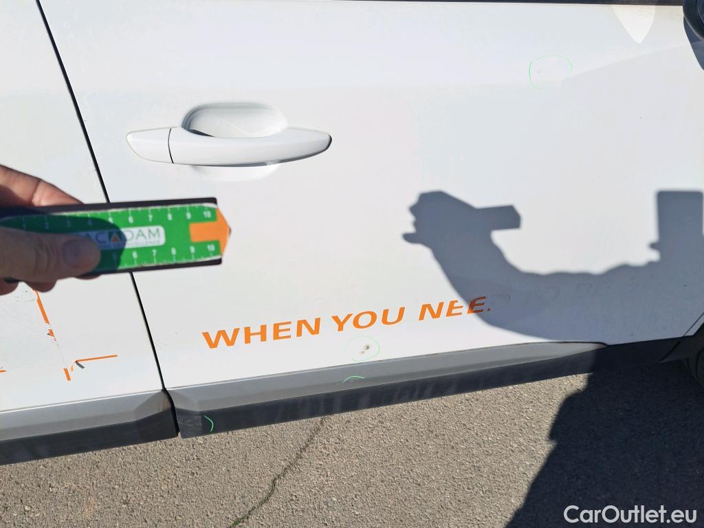  Peugeot  2008 PEUGEOT  / 2019 / 5P / todoterreno Allure BlueHDI 81kW (110CV) #37